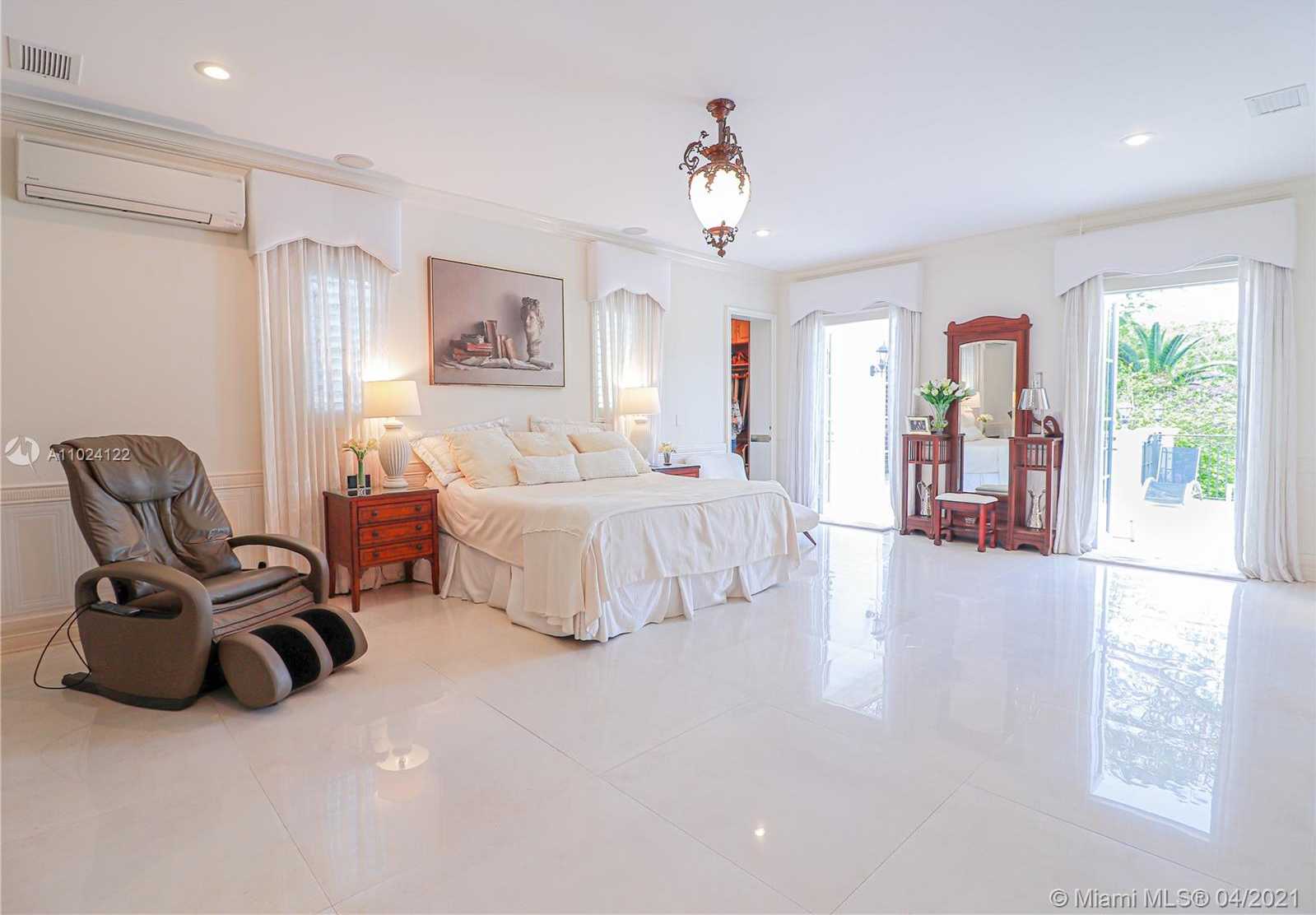 Small Image of 9780 WEST SUBURBAN DR, Pinecrest Number 32