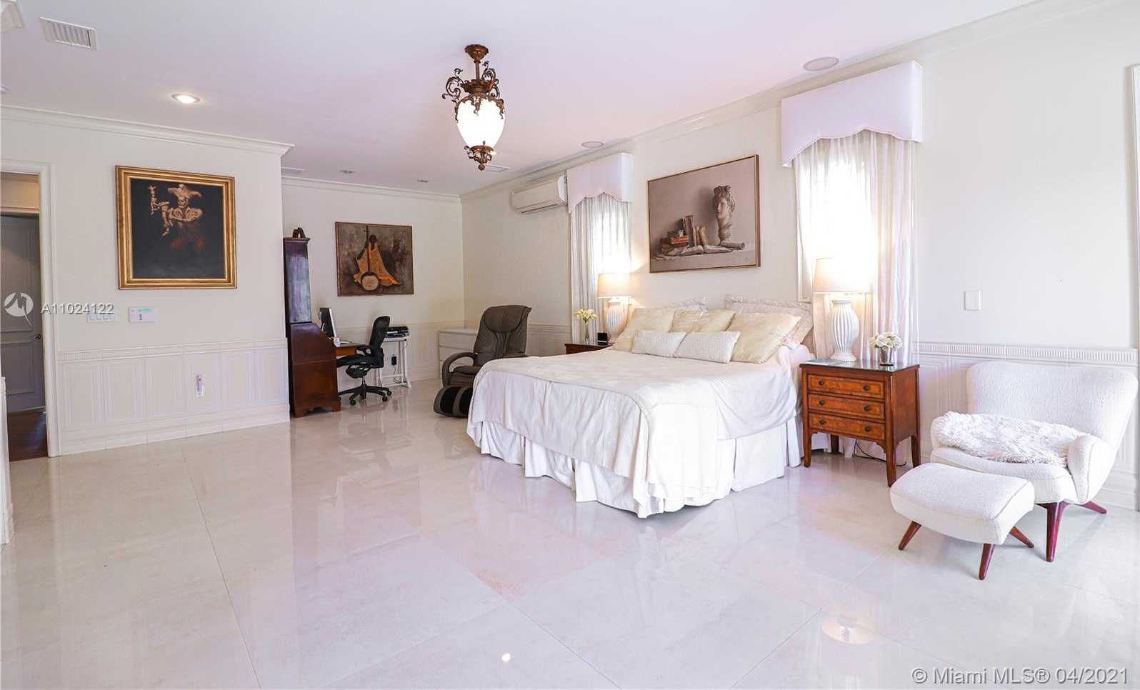 Small Image of 9780 WEST SUBURBAN DR, Pinecrest Number 33