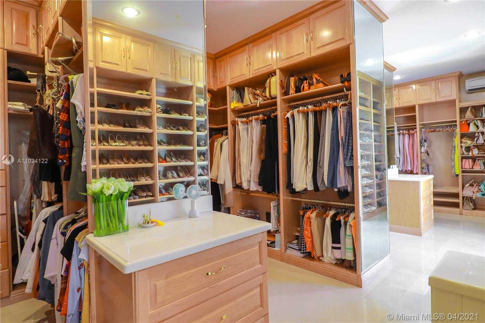 Small Image of 9780 WEST SUBURBAN DR, Pinecrest Number 38