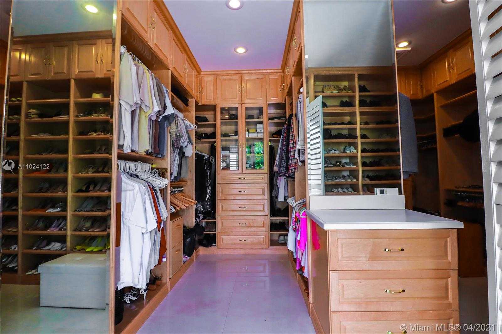 Small Image of 9780 WEST SUBURBAN DR, Pinecrest Number 39