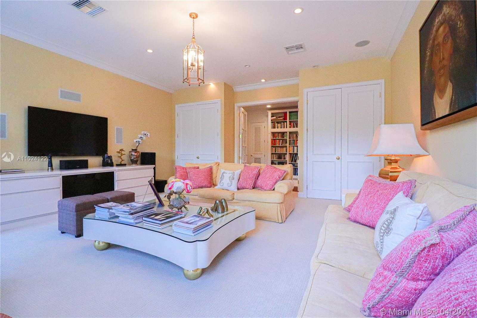 Small Image of 9780 WEST SUBURBAN DR, Pinecrest Number 49