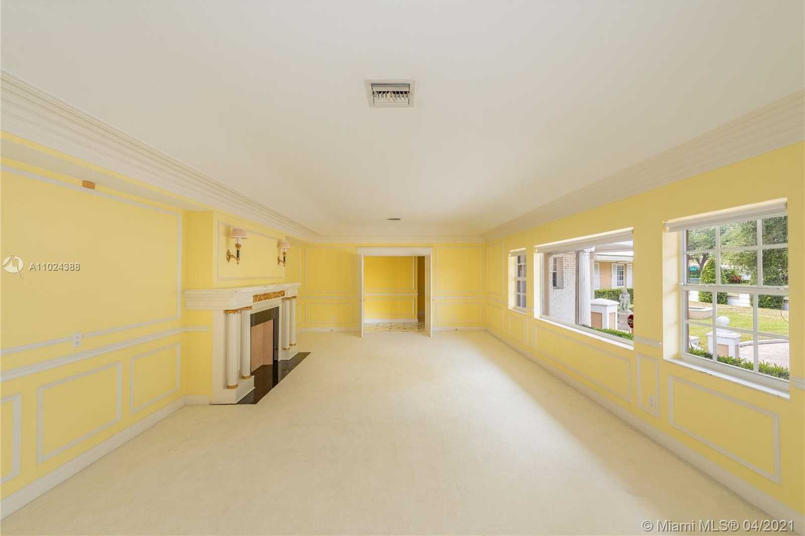 Small Image of 9767 NORTH EAST 13TH AVE, Miami Shores Number 14