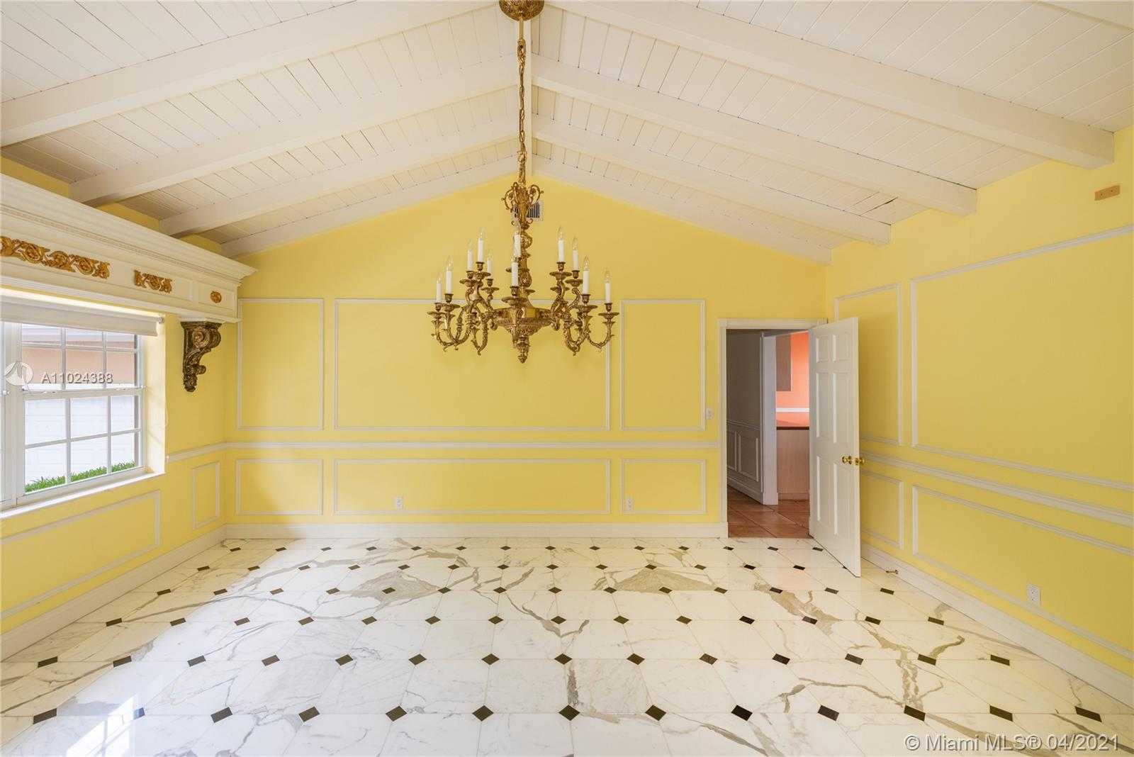 Small Image of 9767 NORTH EAST 13TH AVE, Miami Shores Number 15