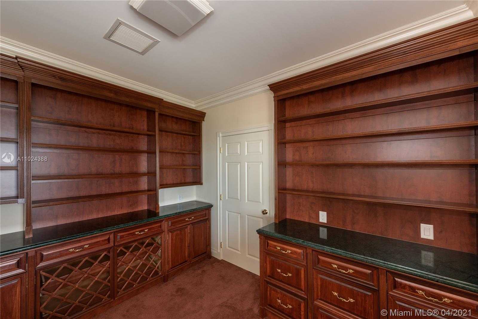 Small Image of 9767 NORTH EAST 13TH AVE, Miami Shores Number 18
