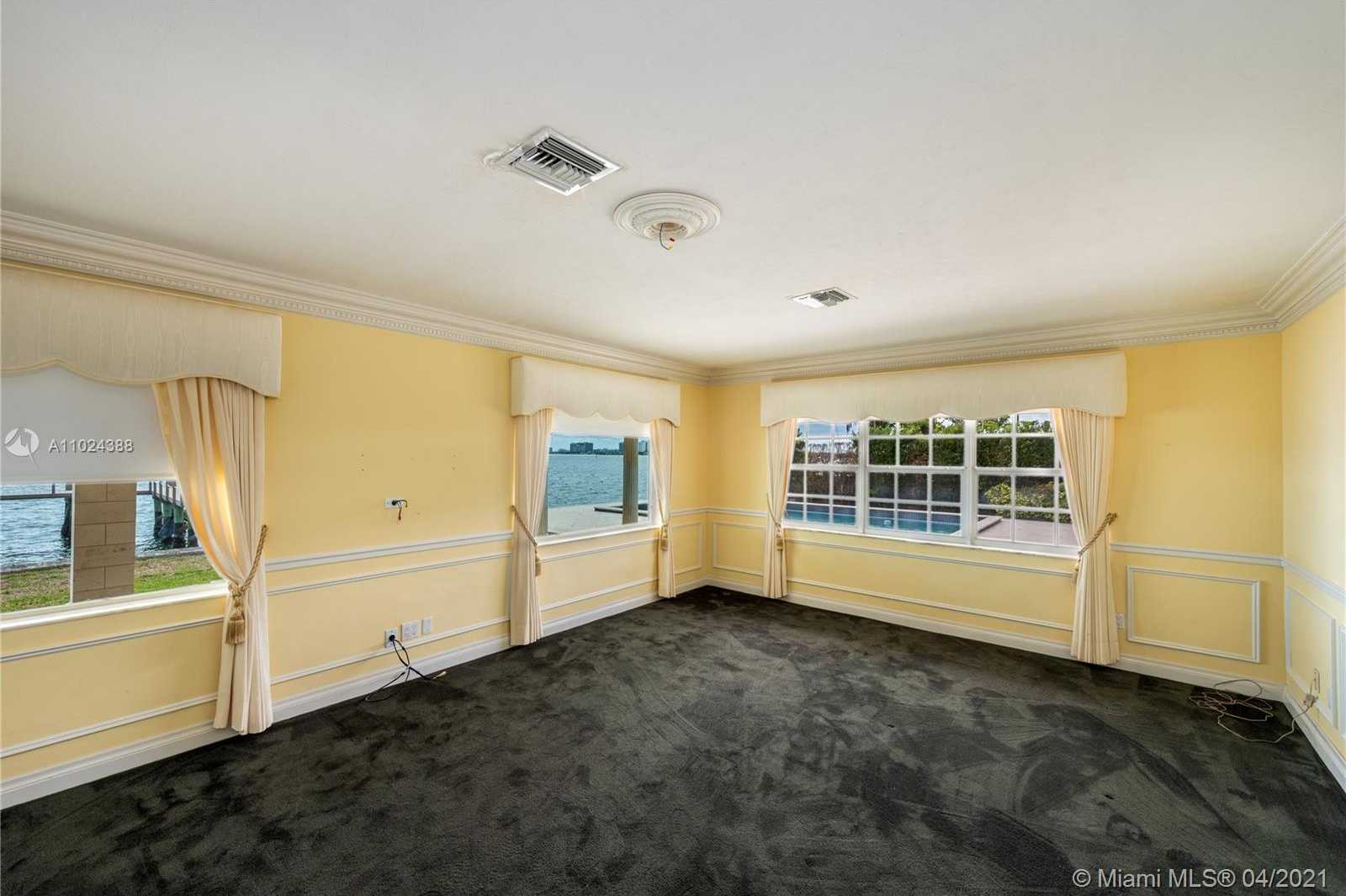 Small Image of 9767 NORTH EAST 13TH AVE, Miami Shores Number 19