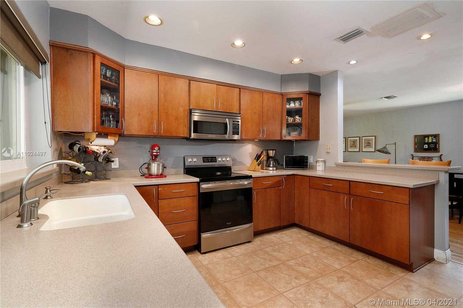 Small Image of 615 NORTH EAST 55TH TER, Miami Number 8
