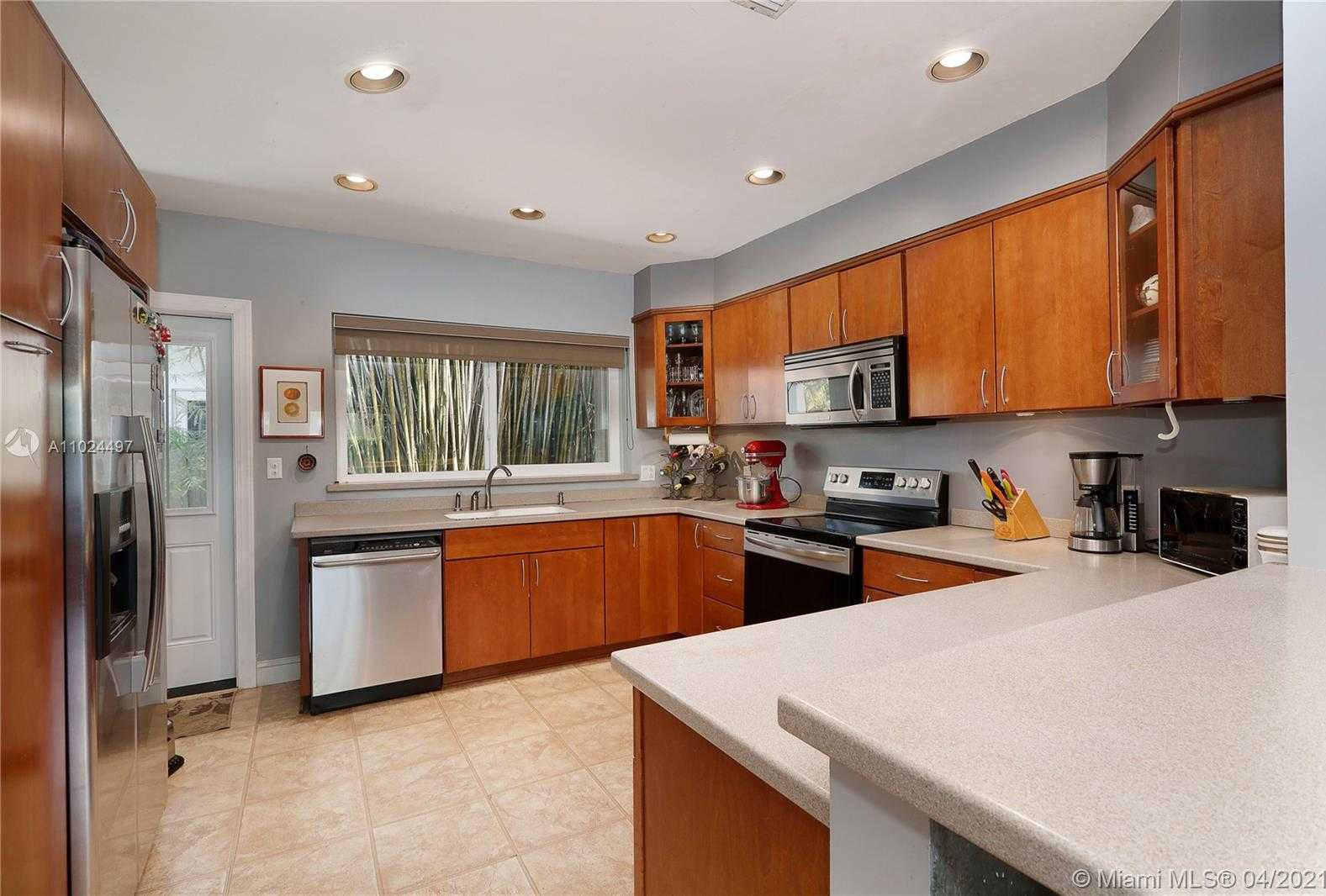 Small Image of 615 NORTH EAST 55TH TER, Miami Number 9