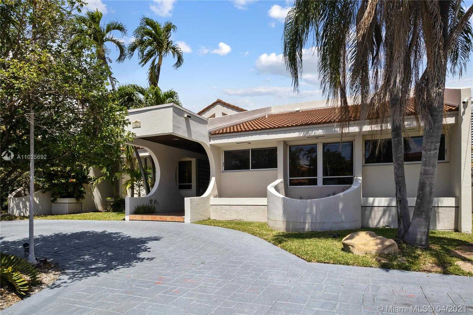 Small Image of 3229 NORTH EAST 169TH ST, North Miami Beach Number 5