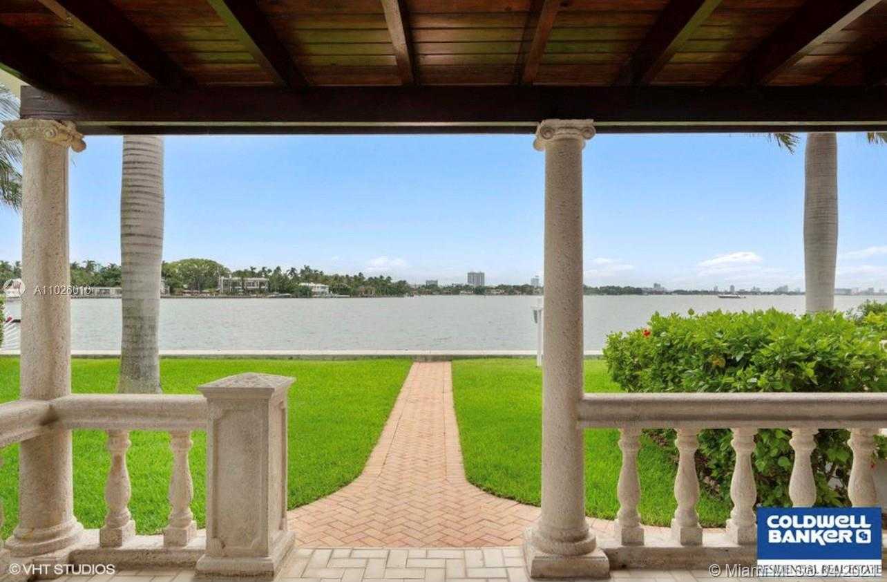 Small Image of 1600 BAY DR, Miami Beach Number 3