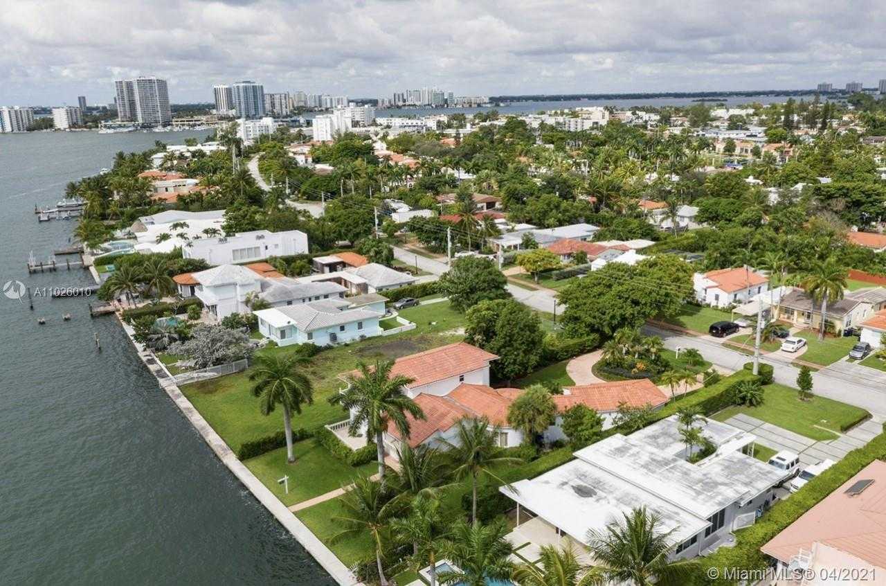Small Image of 1600 BAY DR, Miami Beach Number 4