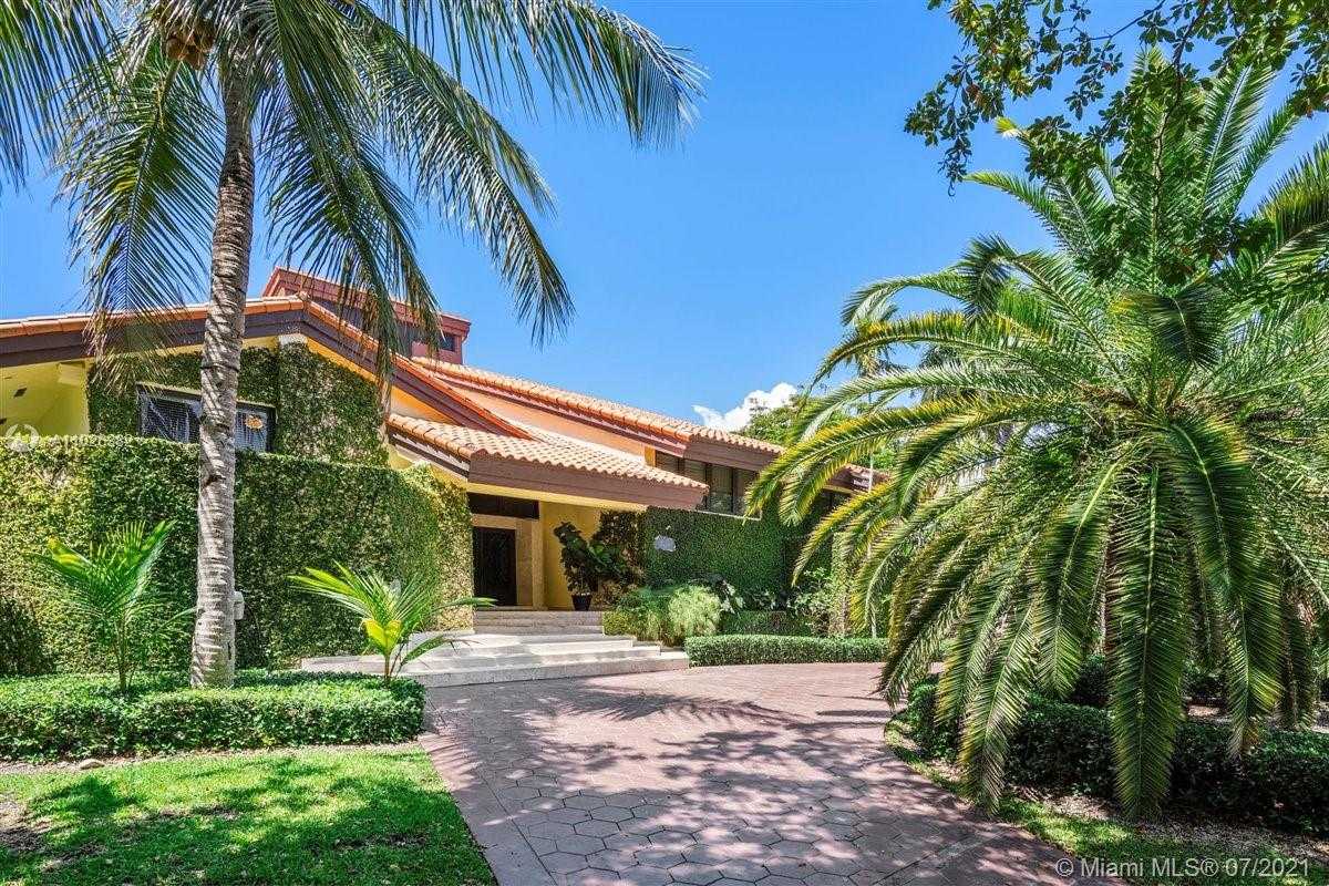 Small Image of 7260 W Lago Dr, Coral Gables, FL 33143, USA Number 23