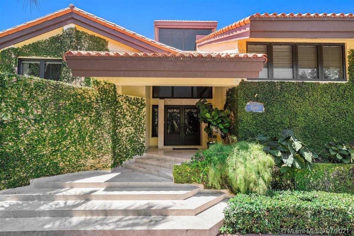 Small Image of 7260 W Lago Dr, Coral Gables, FL 33143, USA Number 25