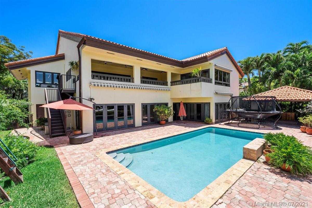 Small Image of 7260 W Lago Dr, Coral Gables, FL 33143, USA Number 27