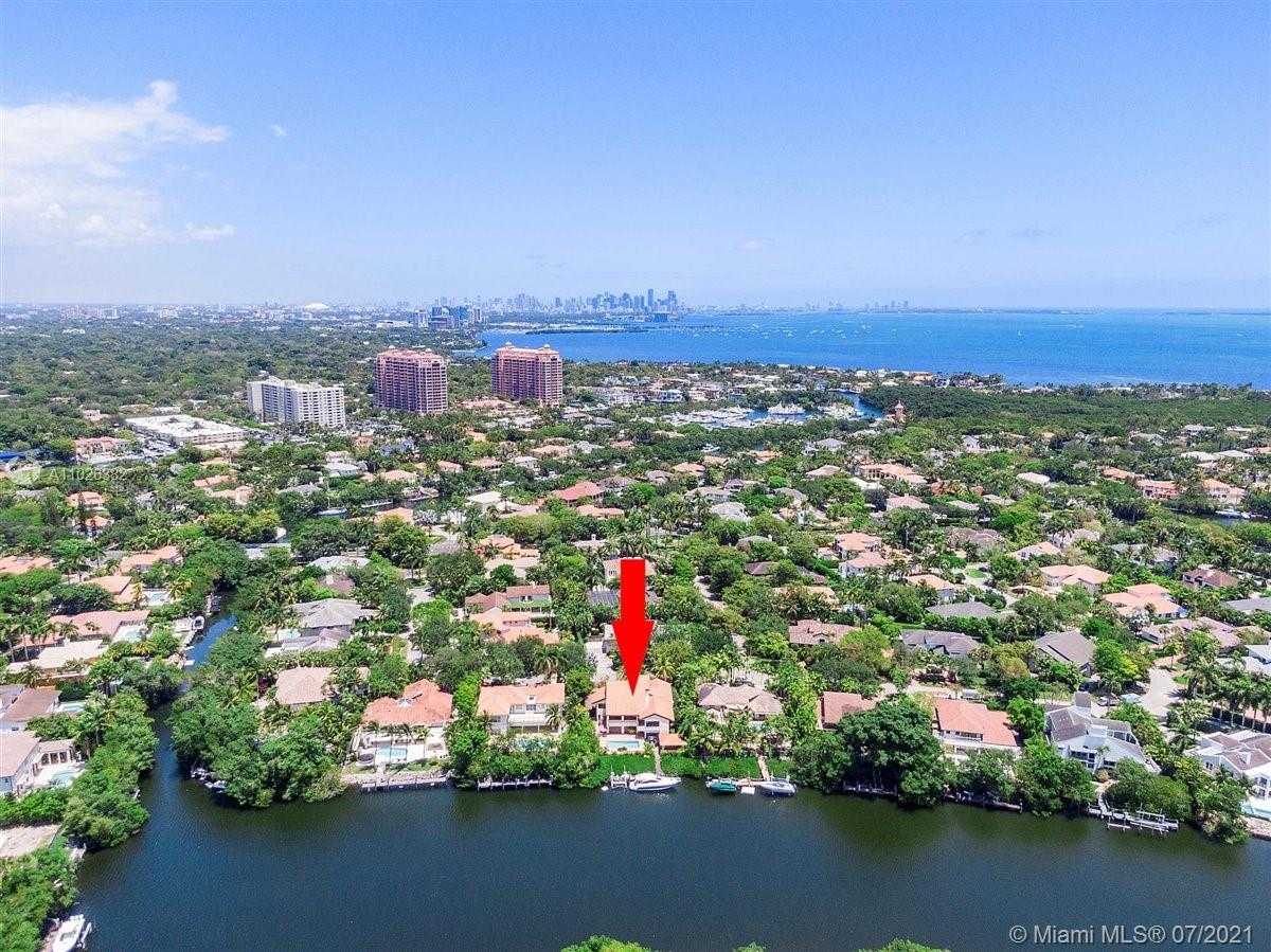 Small Image of 7260 W Lago Dr, Coral Gables, FL 33143, USA Number 3