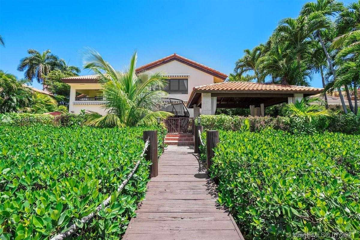 Small Image of 7260 W Lago Dr, Coral Gables, FL 33143, USA Number 31