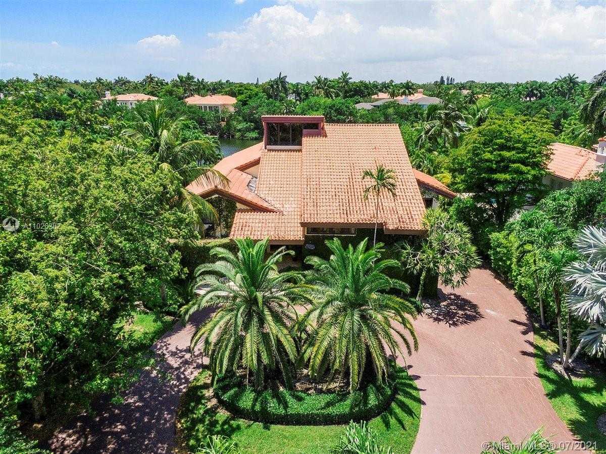 Small Image of 7260 W Lago Dr, Coral Gables, FL 33143, USA Number 32