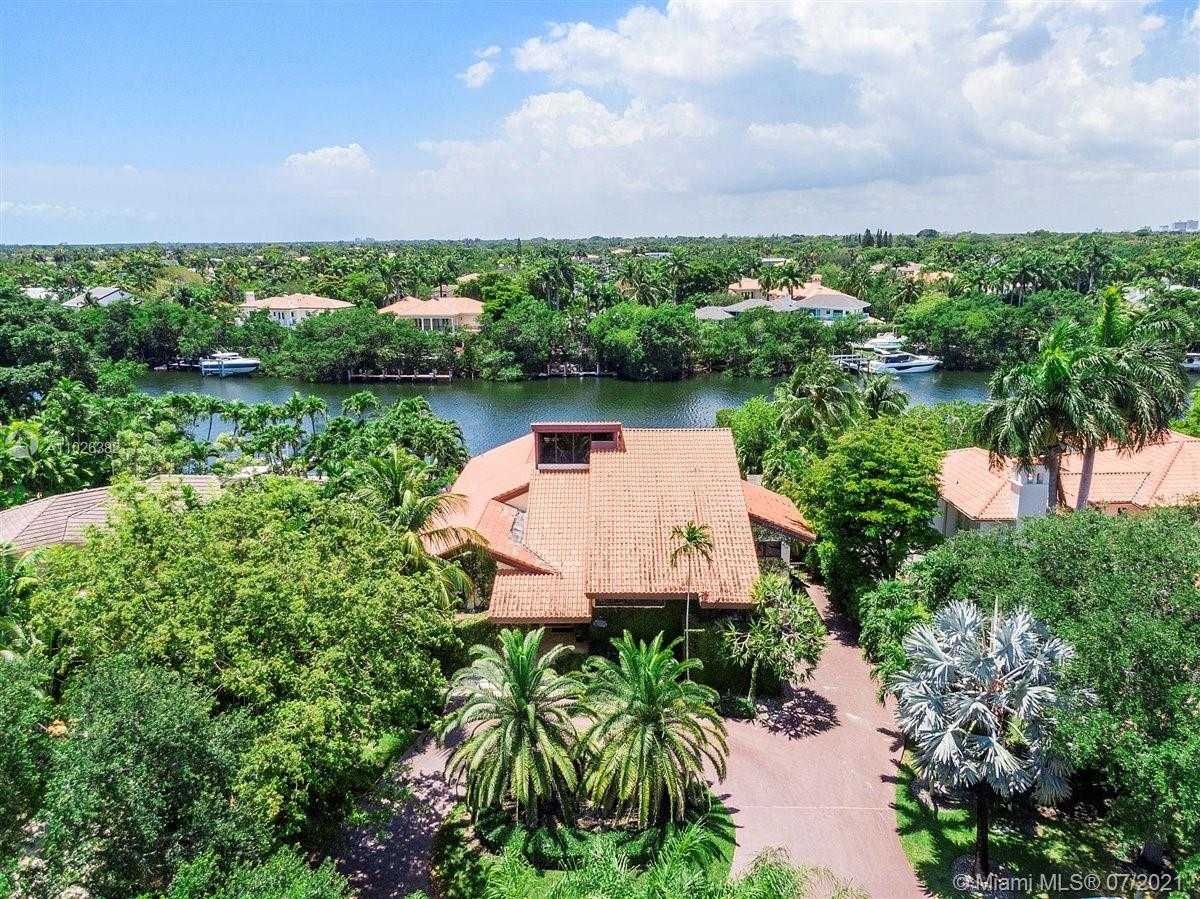 Small Image of 7260 W Lago Dr, Coral Gables, FL 33143, USA Number 33