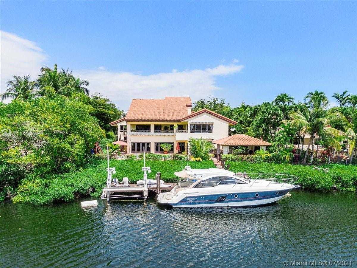Small Image of 7260 W Lago Dr, Coral Gables, FL 33143, USA Number 43