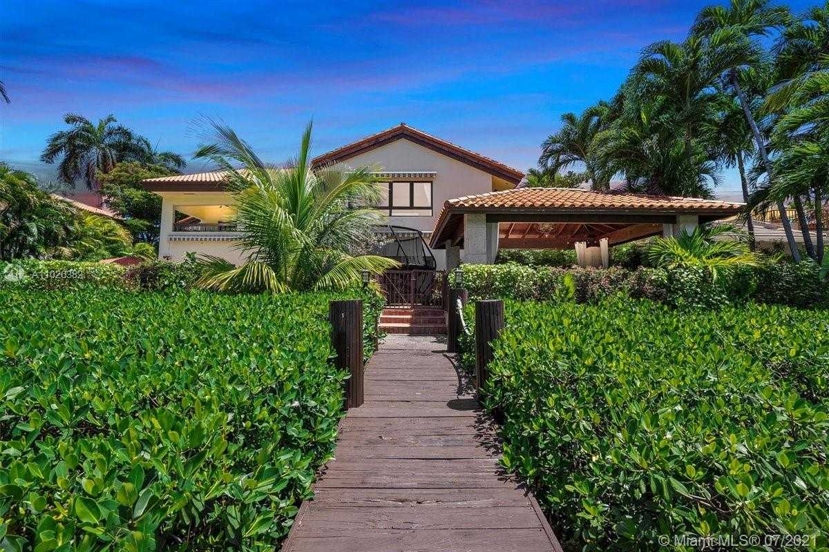 Small Image of 7260 W Lago Dr, Coral Gables, FL 33143, USA Number 52