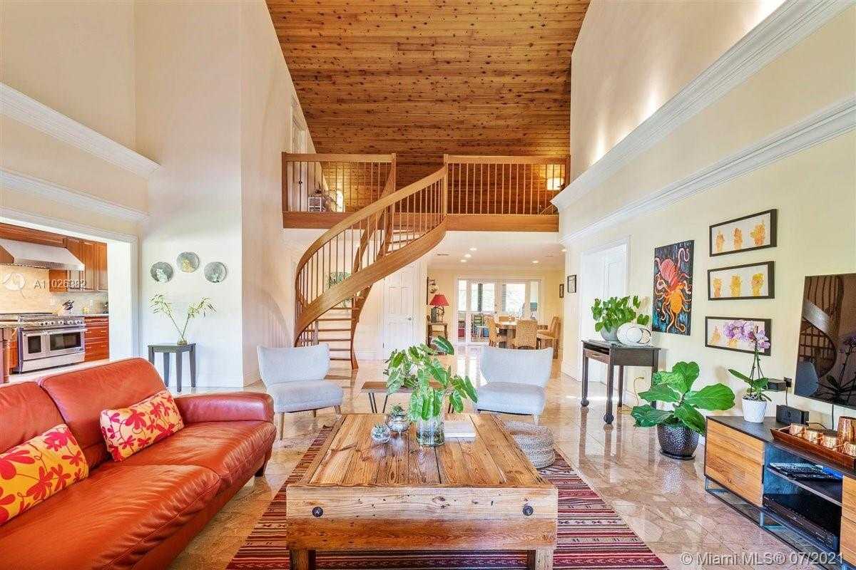 Small Image of 7260 W Lago Dr, Coral Gables, FL 33143, USA Number 69