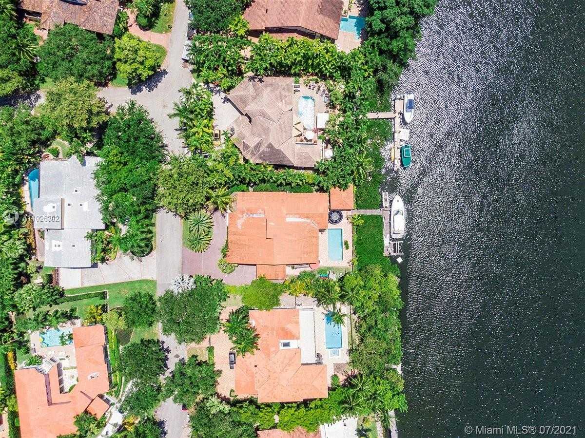 Small Image of 7260 W Lago Dr, Coral Gables, FL 33143, USA Number 82