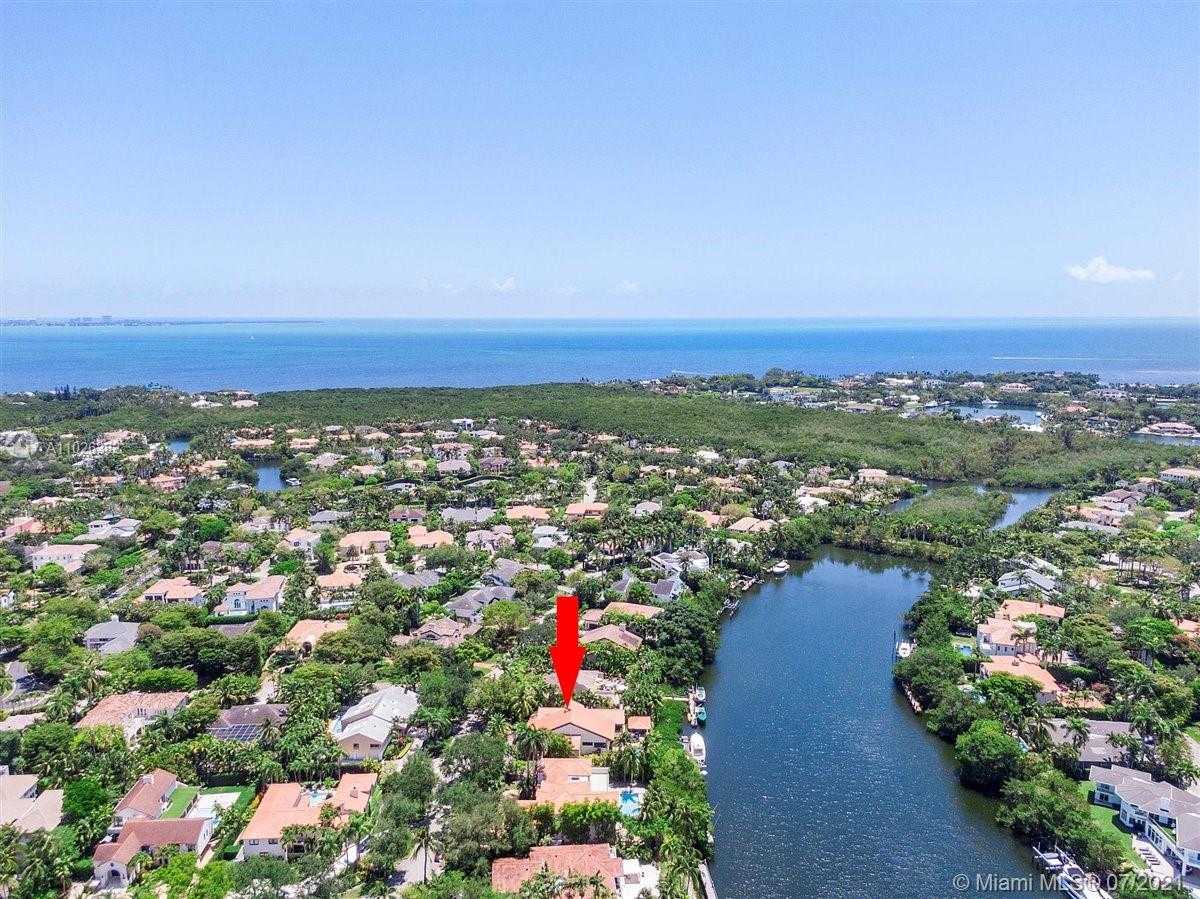 Small Image of 7260 W Lago Dr, Coral Gables, FL 33143, USA Number 85