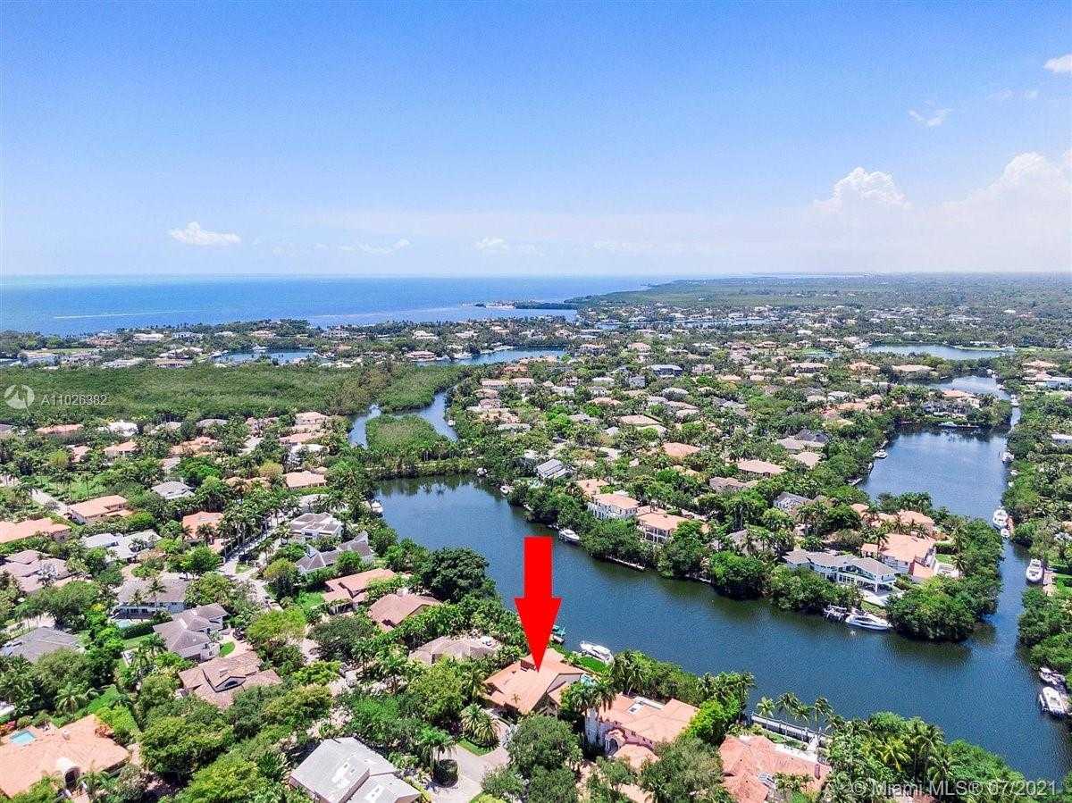Small Image of 7260 W Lago Dr, Coral Gables, FL 33143, USA Number 86