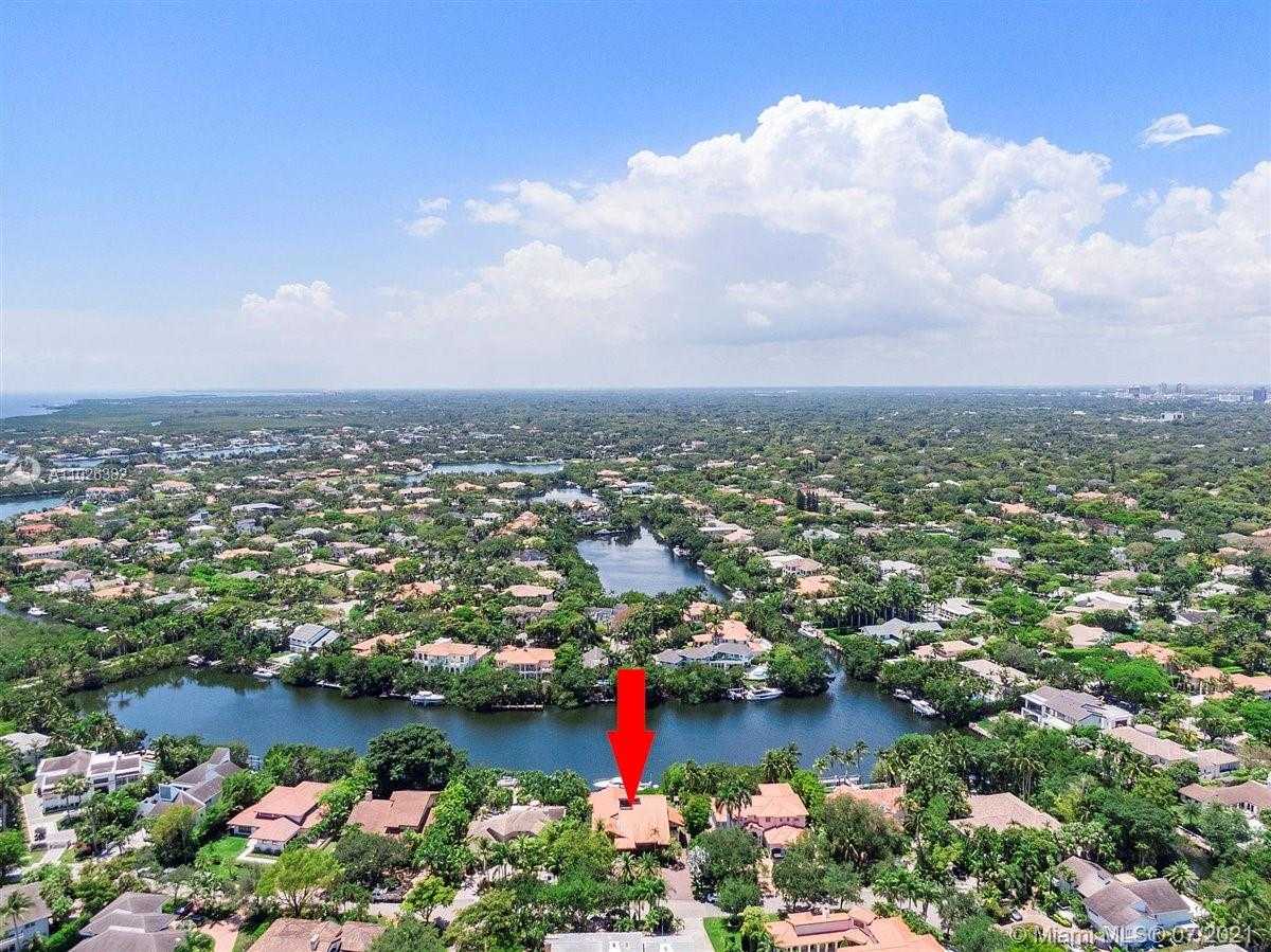 Small Image of 7260 W Lago Dr, Coral Gables, FL 33143, USA Number 87