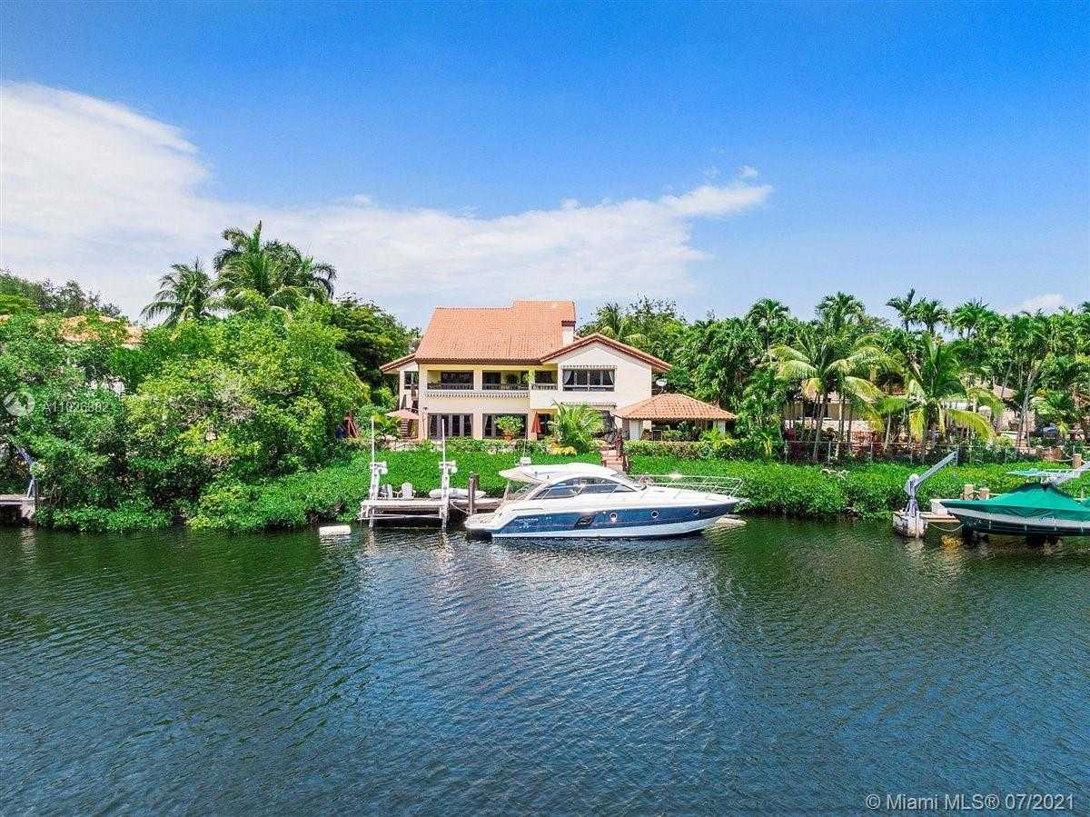 Small Image of 7260 W Lago Dr, Coral Gables, FL 33143, USA Number 88