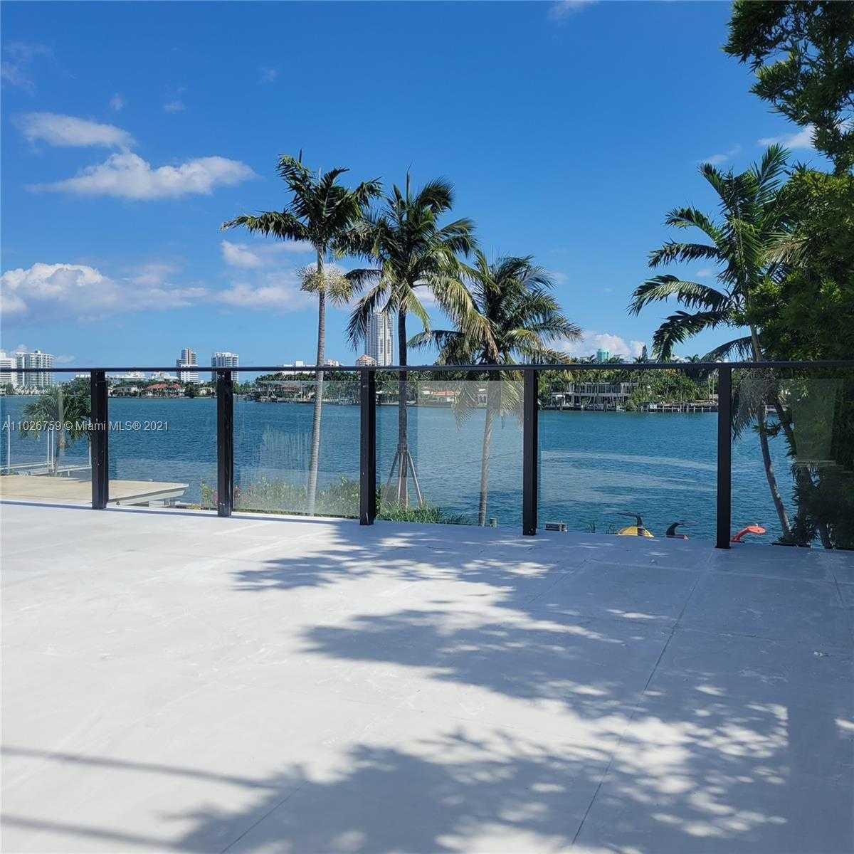Small Image of 1396 BAY DR, Miami Beach Number 2
