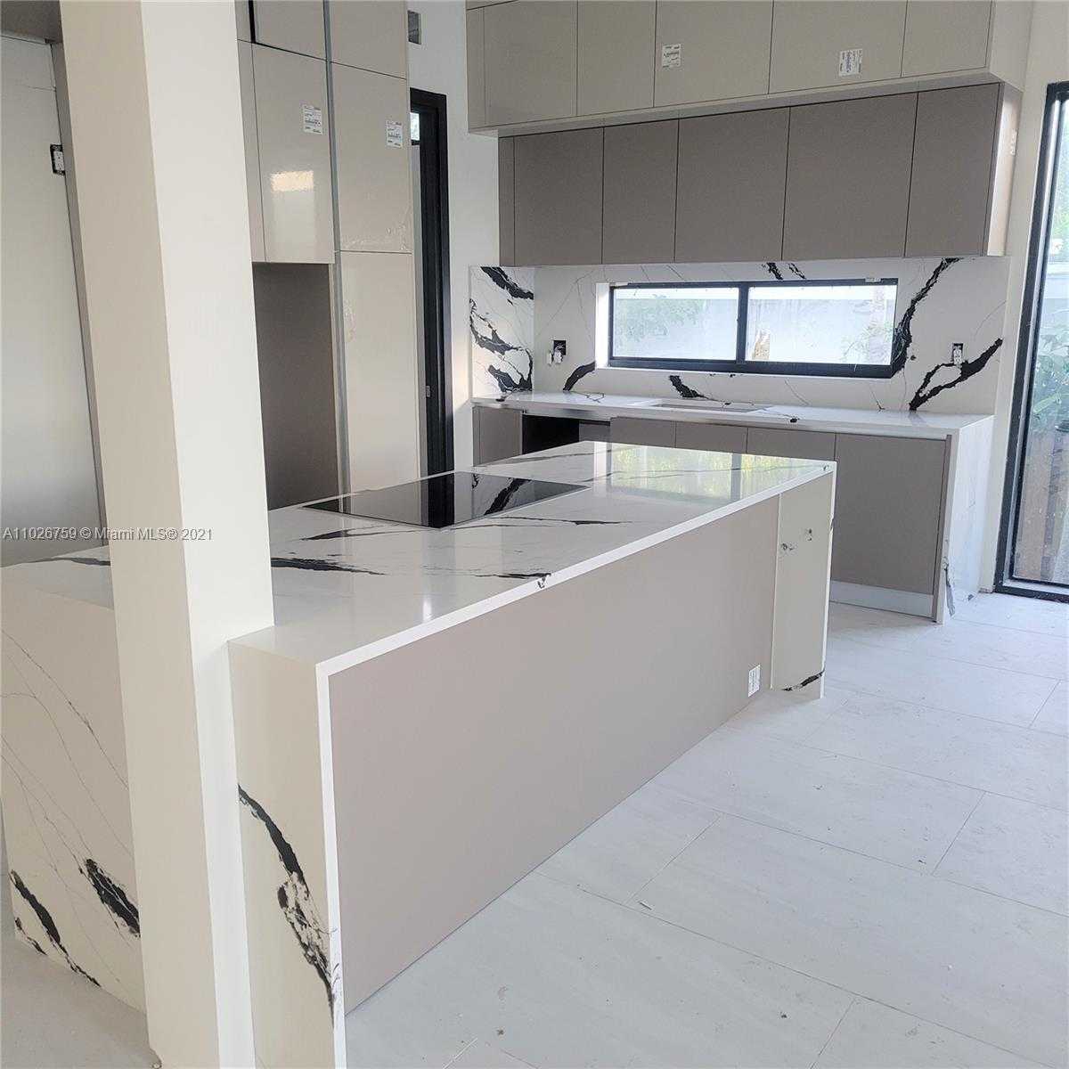 Small Image of 1396 BAY DR, Miami Beach Number 9