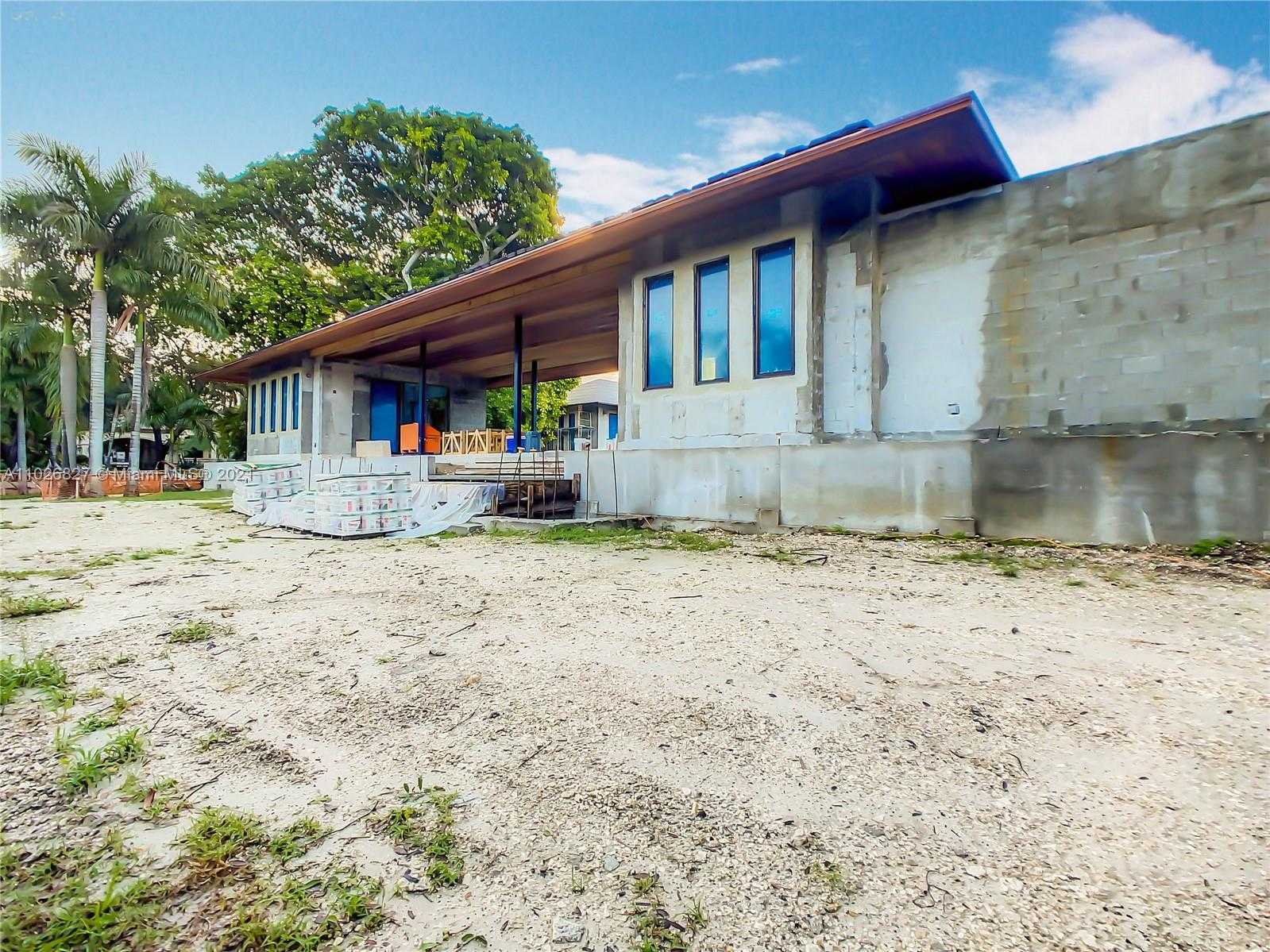 Small Image of 390 CASUARINA CONCOURSE, Coral Gables Number 12
