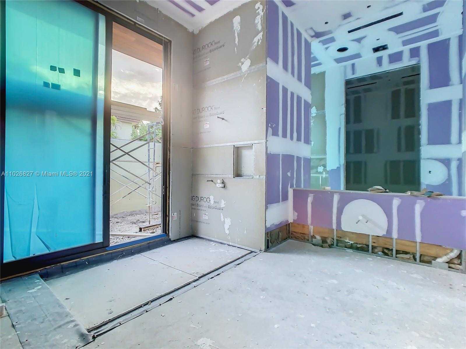 Small Image of 390 CASUARINA CONCOURSE, Coral Gables Number 18