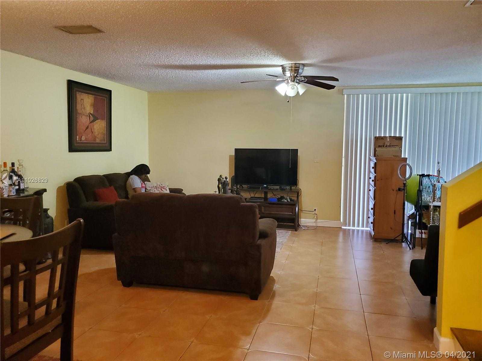Small Image of 1365 SUSSEX DR, North Lauderdale Number 11