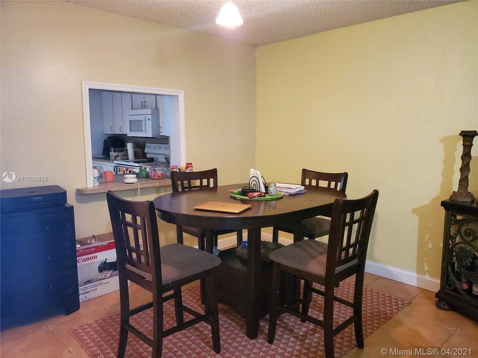 Small Image of 1365 SUSSEX DR, North Lauderdale Number 12