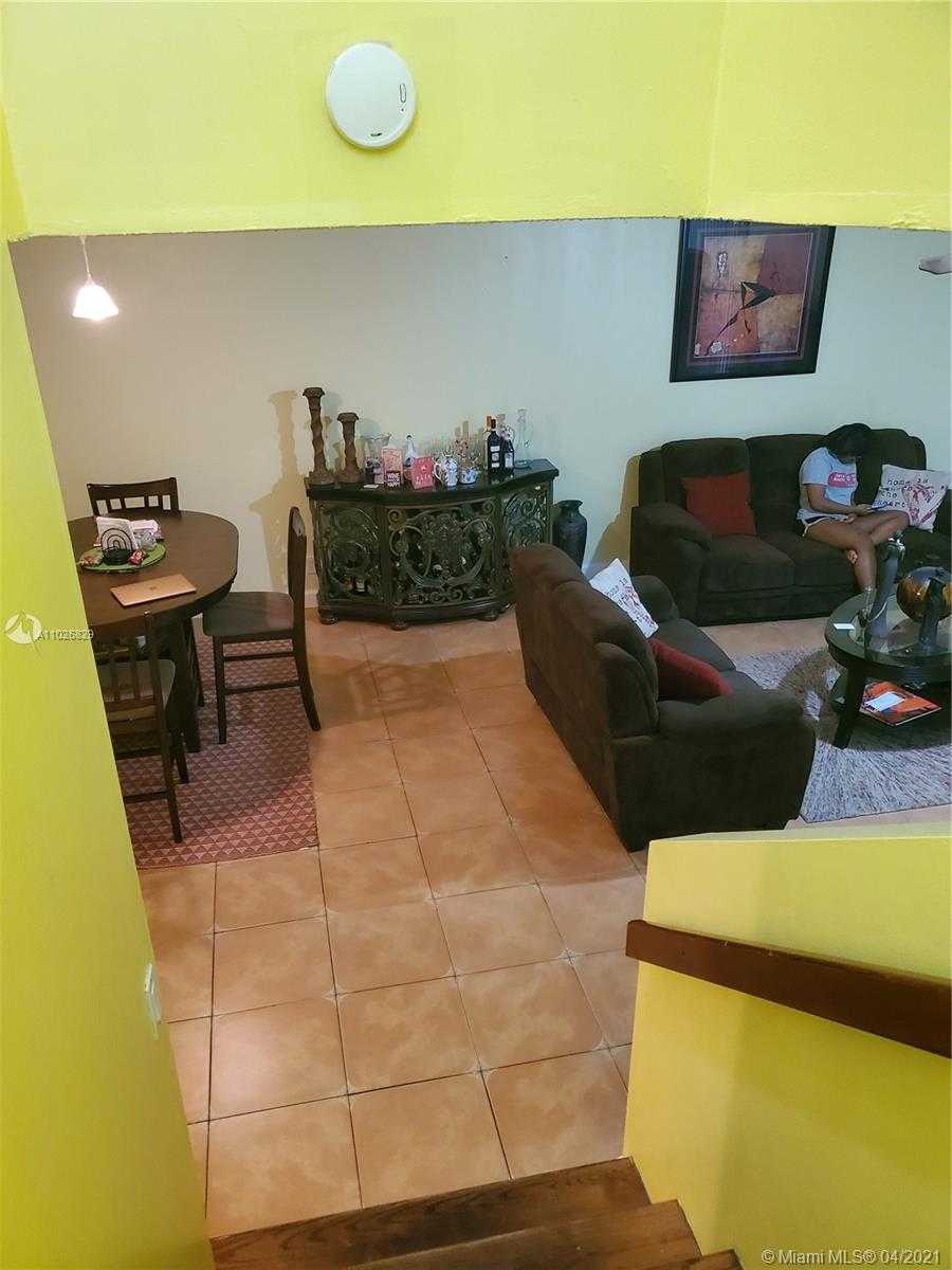 Small Image of 1365 SUSSEX DR, North Lauderdale Number 18