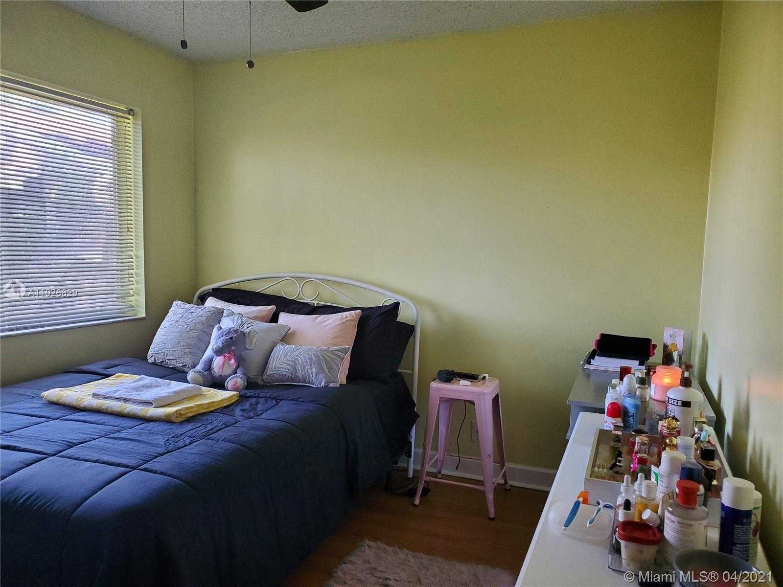 Small Image of 1365 SUSSEX DR, North Lauderdale Number 19