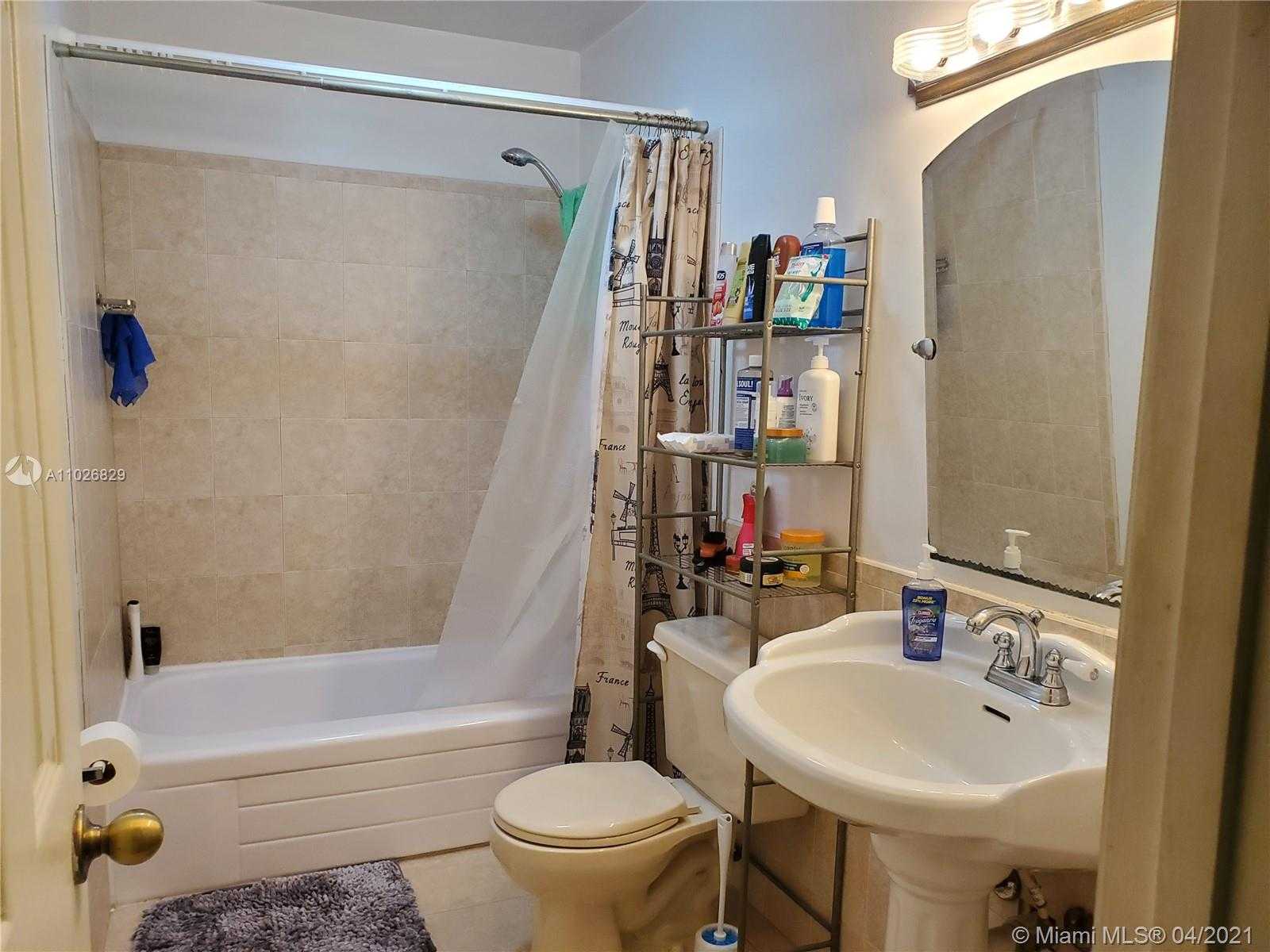 Small Image of 1365 SUSSEX DR, North Lauderdale Number 20
