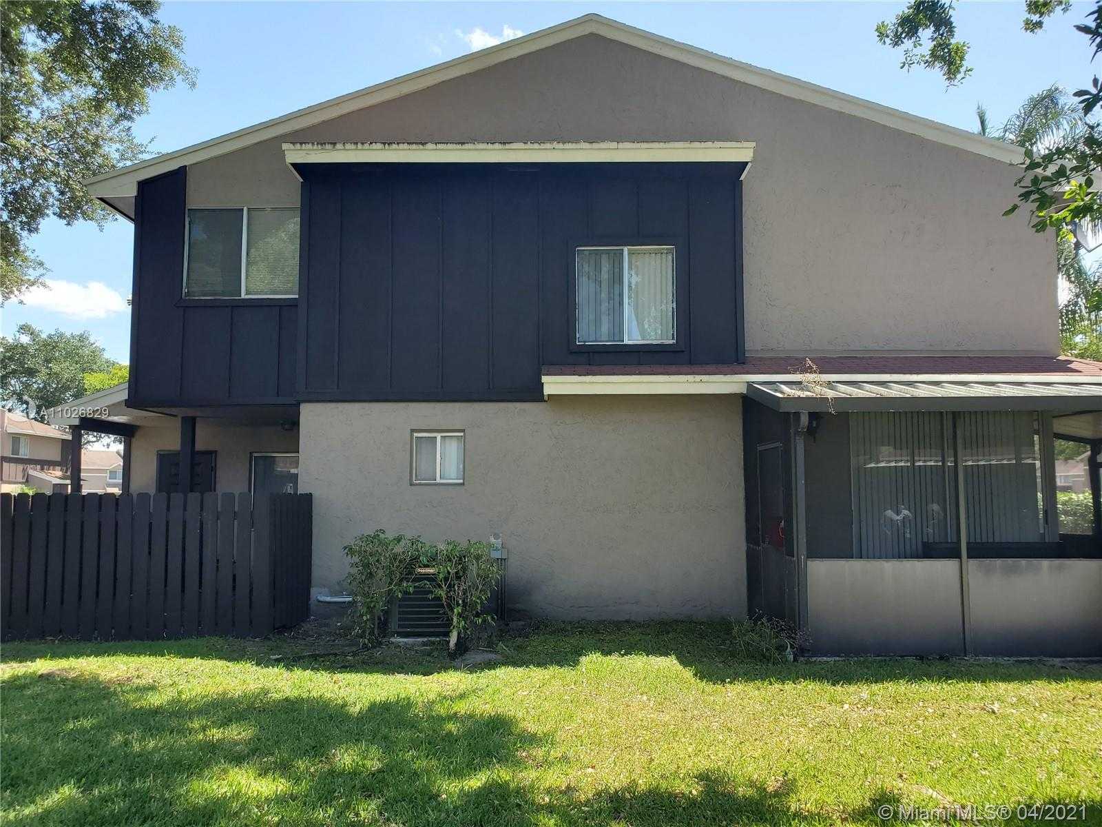 Small Image of 1365 SUSSEX DR, North Lauderdale Number 3