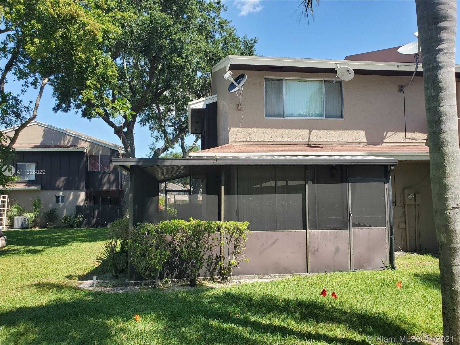 Small Image of 1365 SUSSEX DR, North Lauderdale Number 4