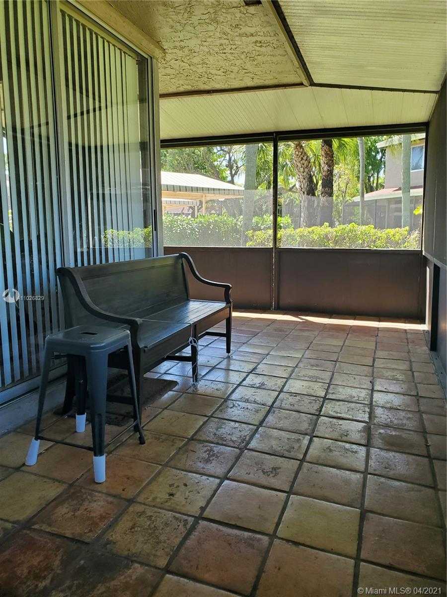Small Image of 1365 SUSSEX DR, North Lauderdale Number 6