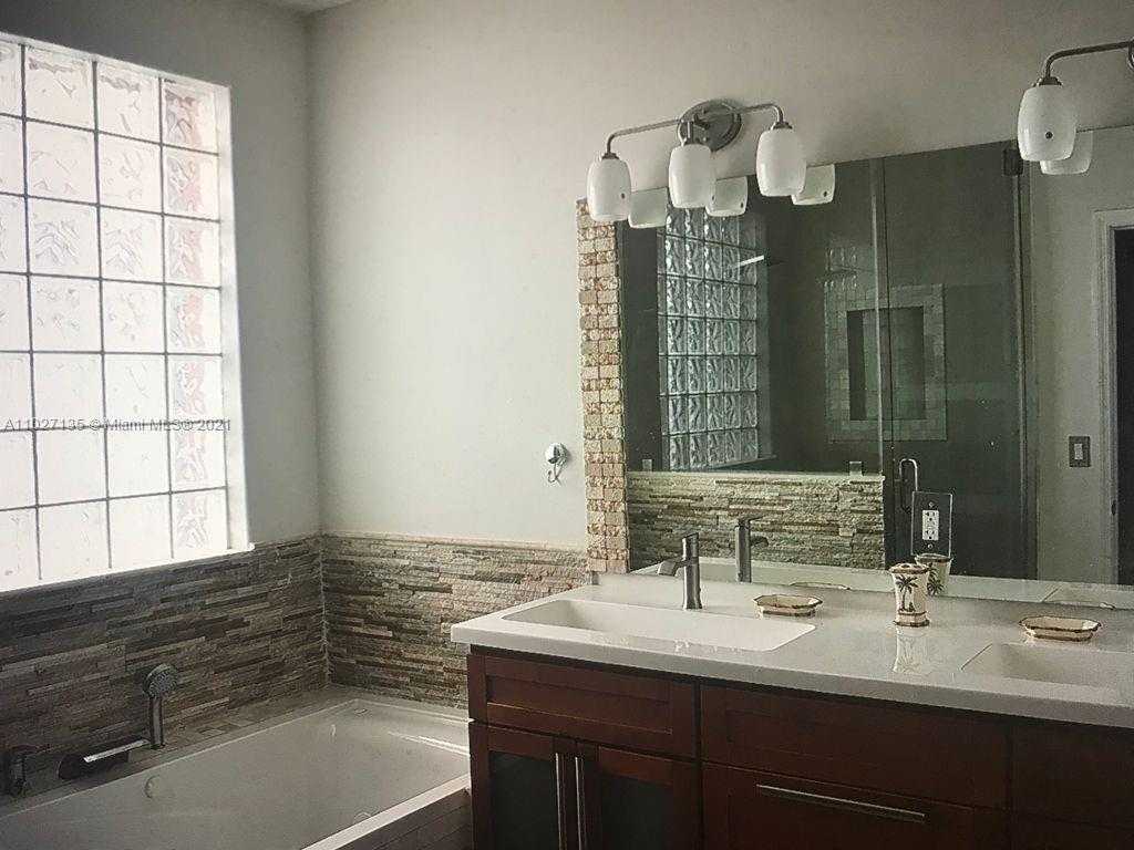 Small Image of 15545 SOUTH WEST 41ST TER, Miami Number 17