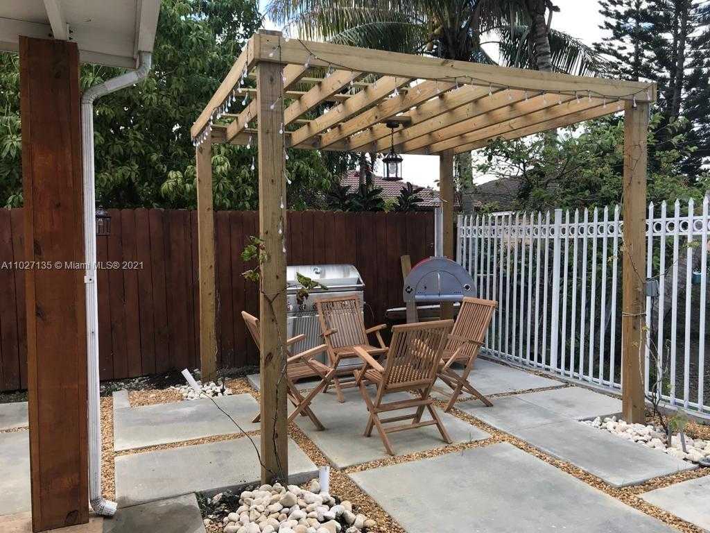 Small Image of 15545 SOUTH WEST 41ST TER, Miami Number 9