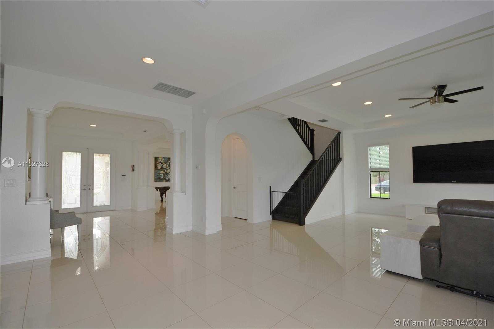 Small Image of 9378 WEST MERIDIAN DR W, Parkland Number 19