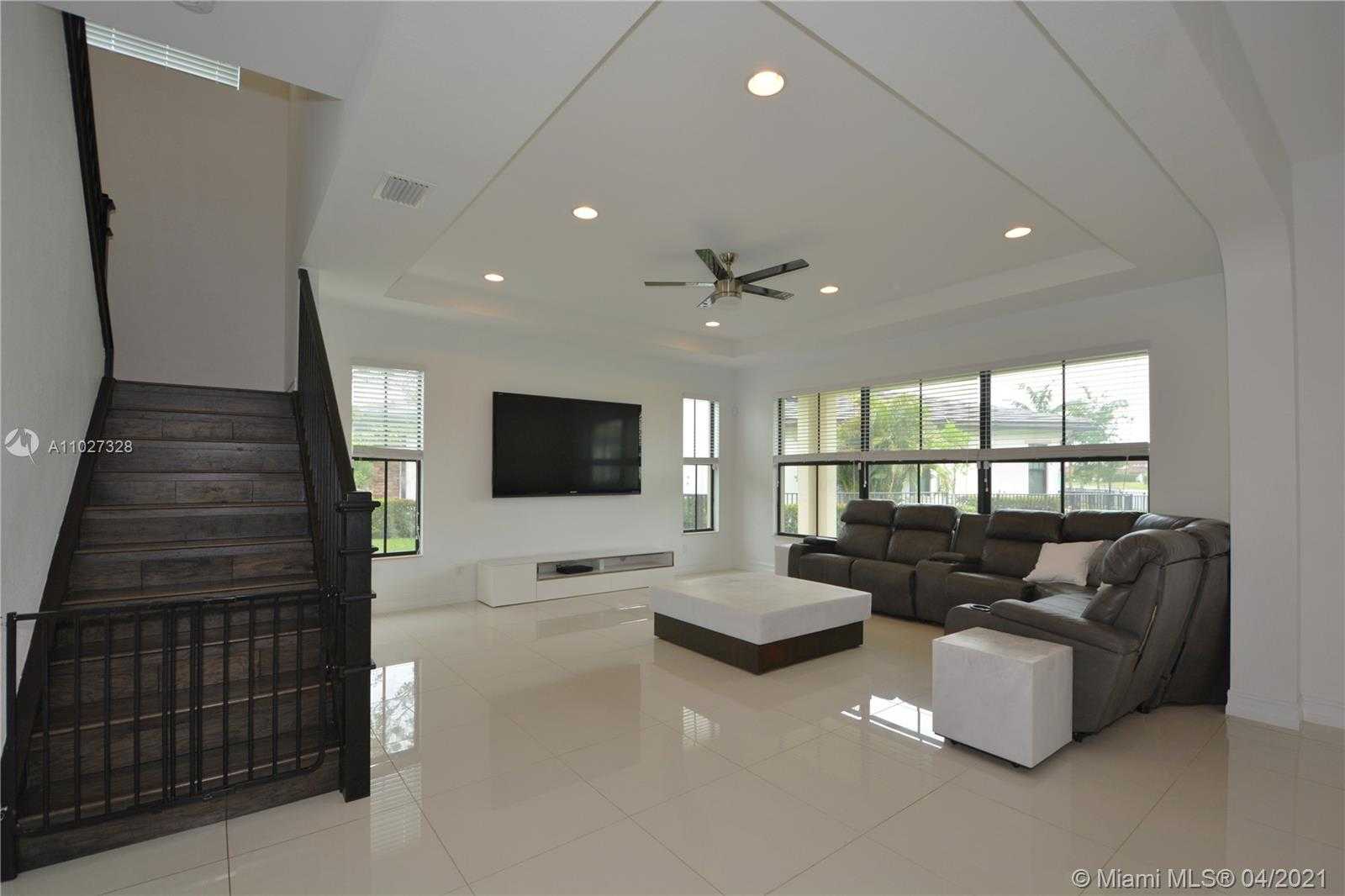 Small Image of 9378 WEST MERIDIAN DR W, Parkland Number 21