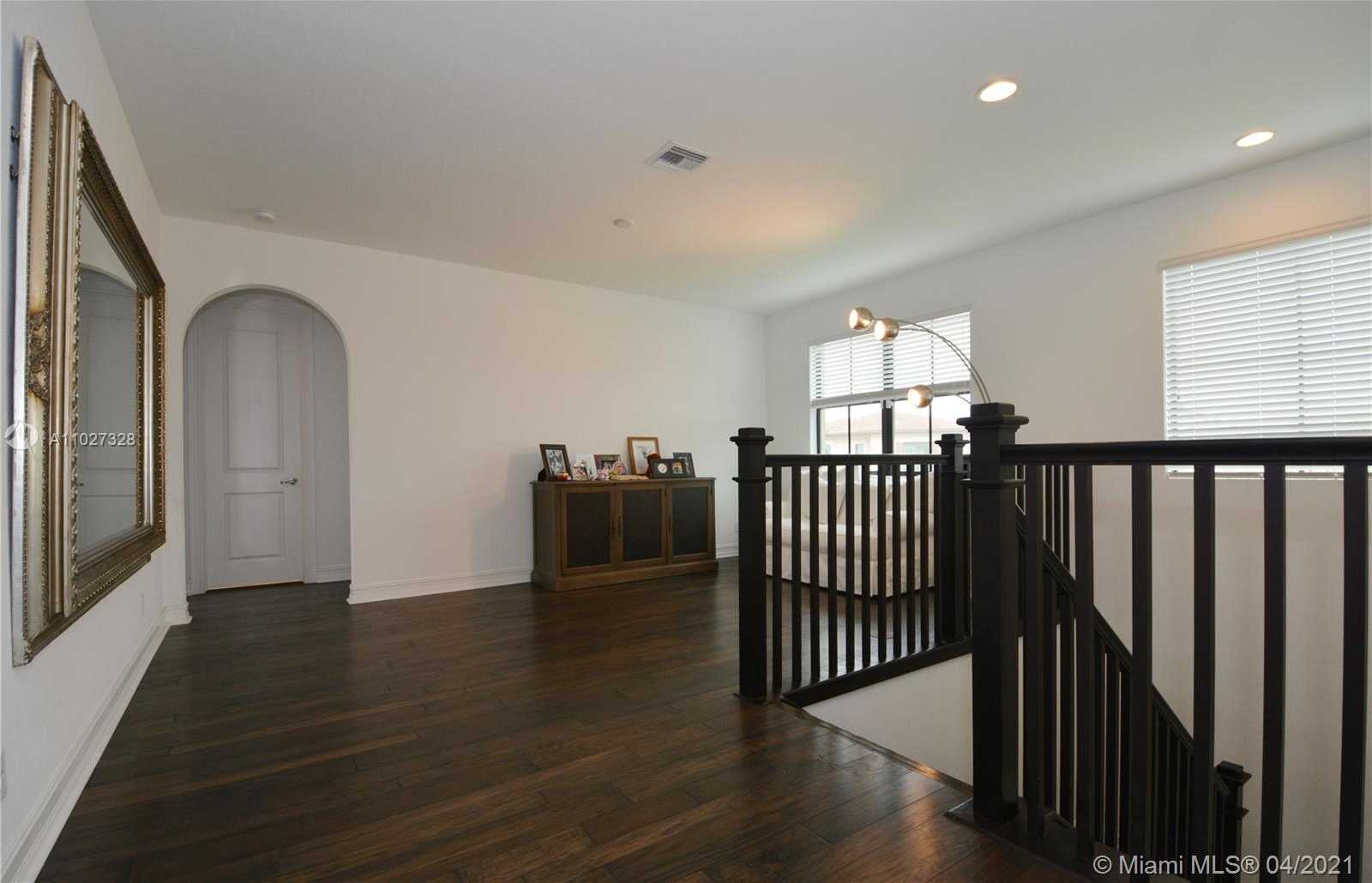 Small Image of 9378 WEST MERIDIAN DR W, Parkland Number 27