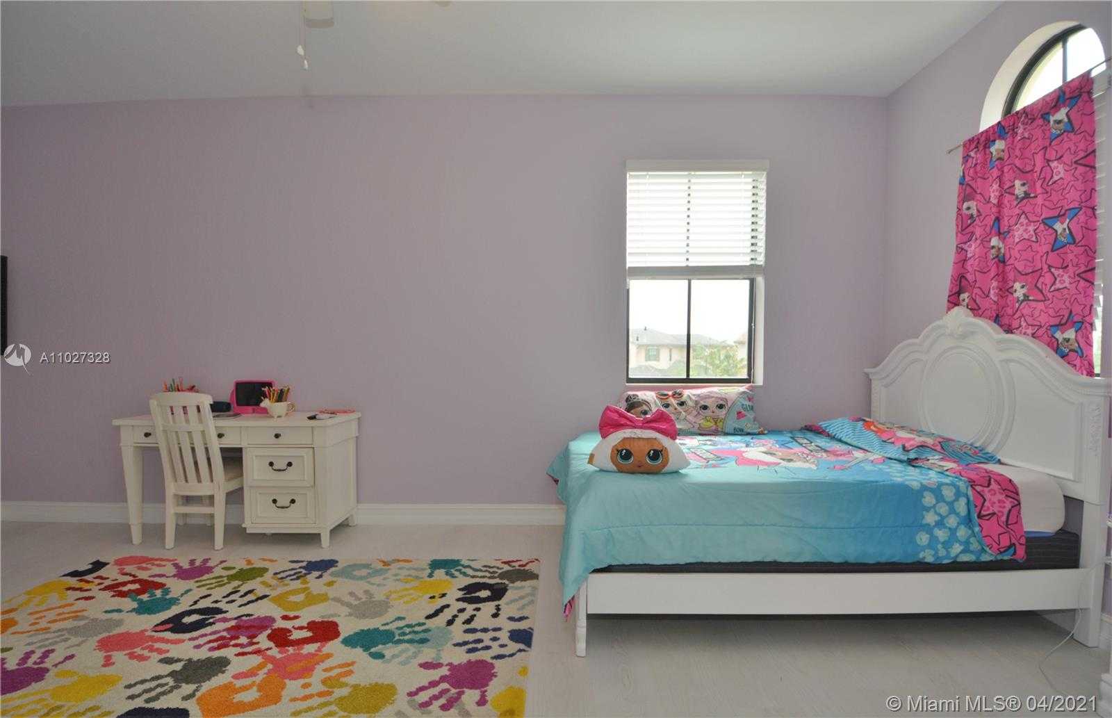 Small Image of 9378 WEST MERIDIAN DR W, Parkland Number 33