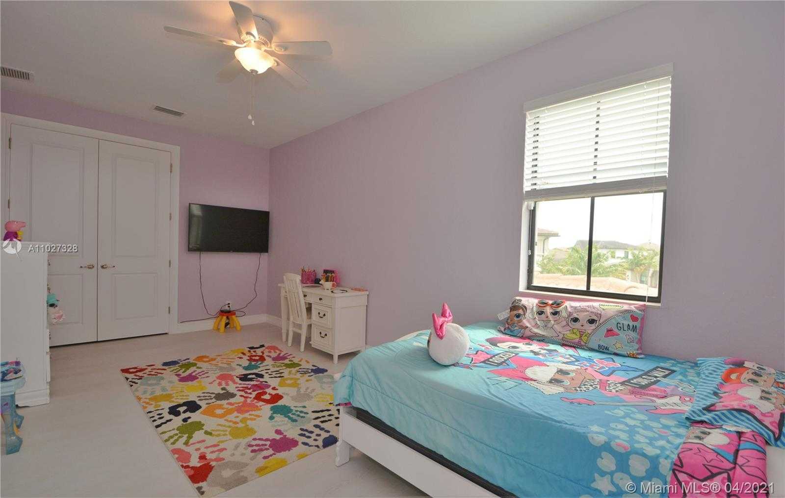 Small Image of 9378 WEST MERIDIAN DR W, Parkland Number 35