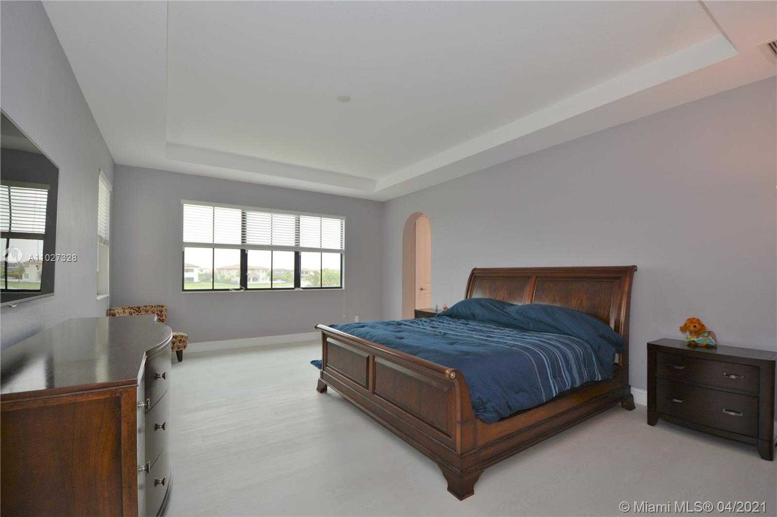 Small Image of 9378 WEST MERIDIAN DR W, Parkland Number 40