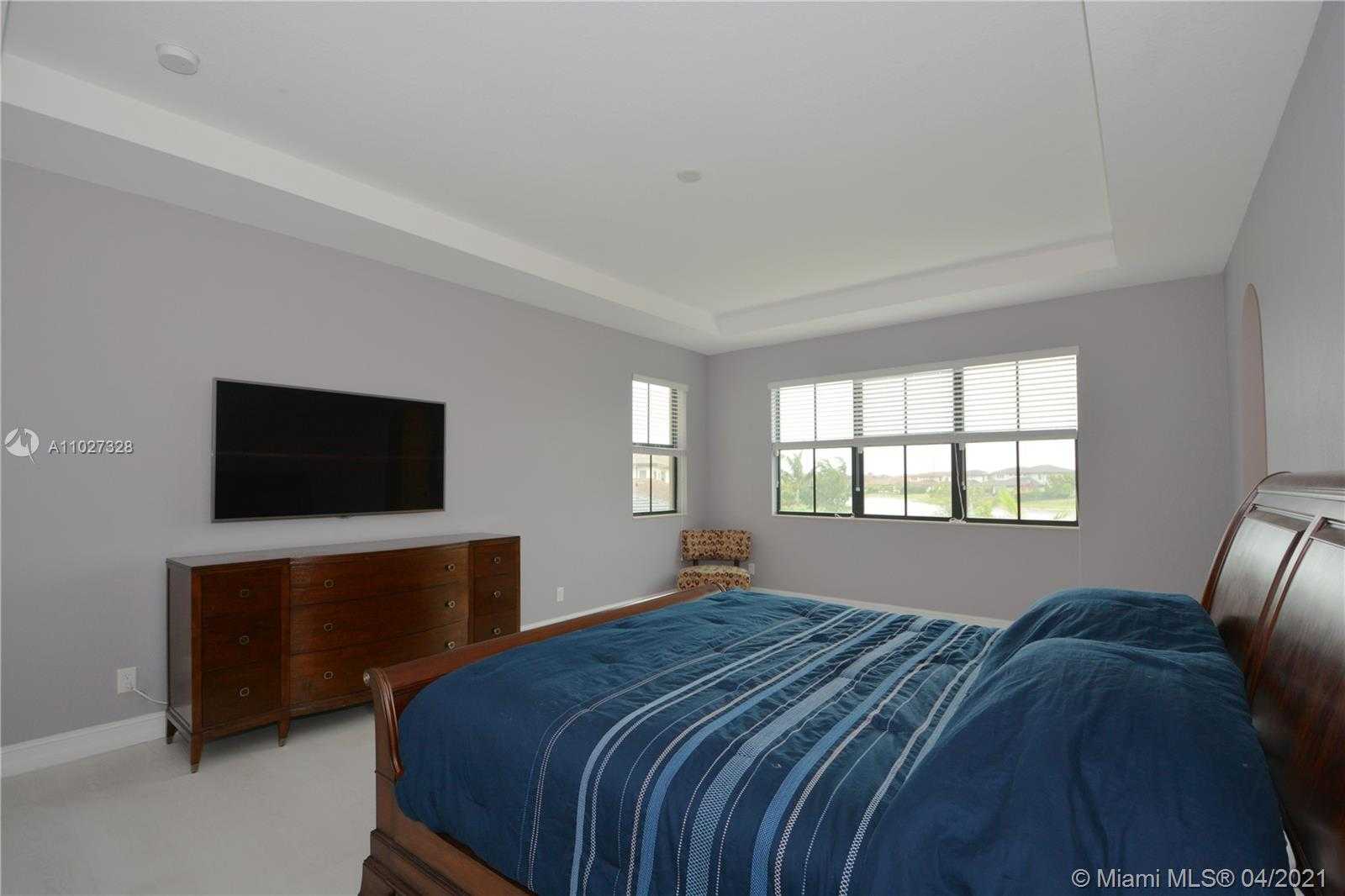 Small Image of 9378 WEST MERIDIAN DR W, Parkland Number 41